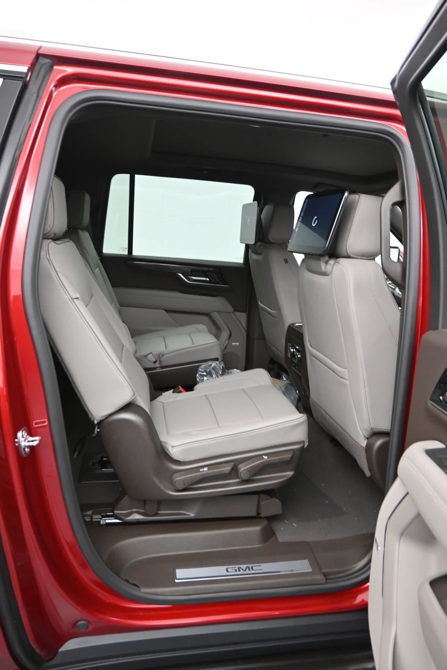 2026 GMC Yukon XL Elevation - Photo 12