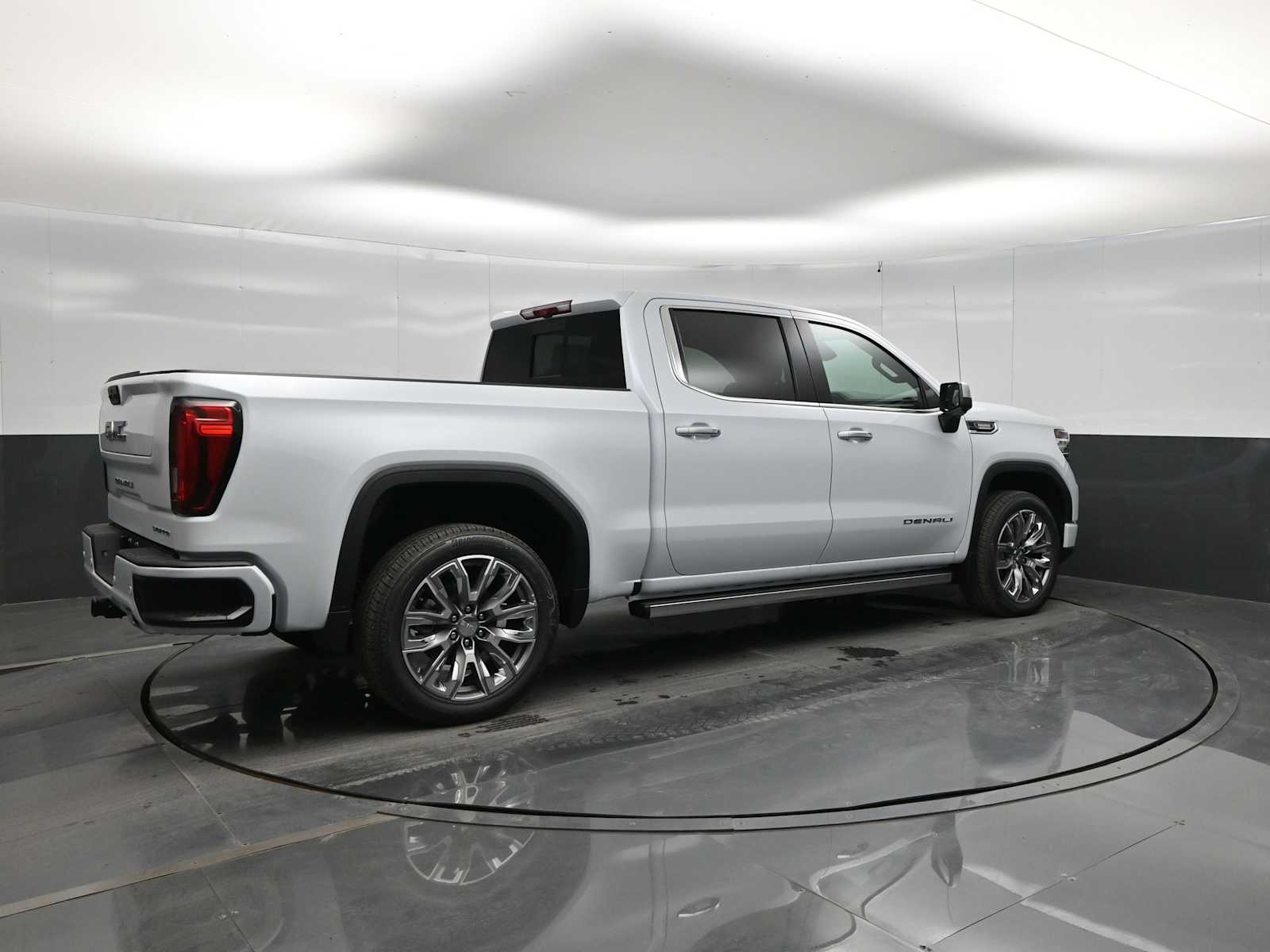 2026 GMC Sierra 1500 Denali - Photo 8