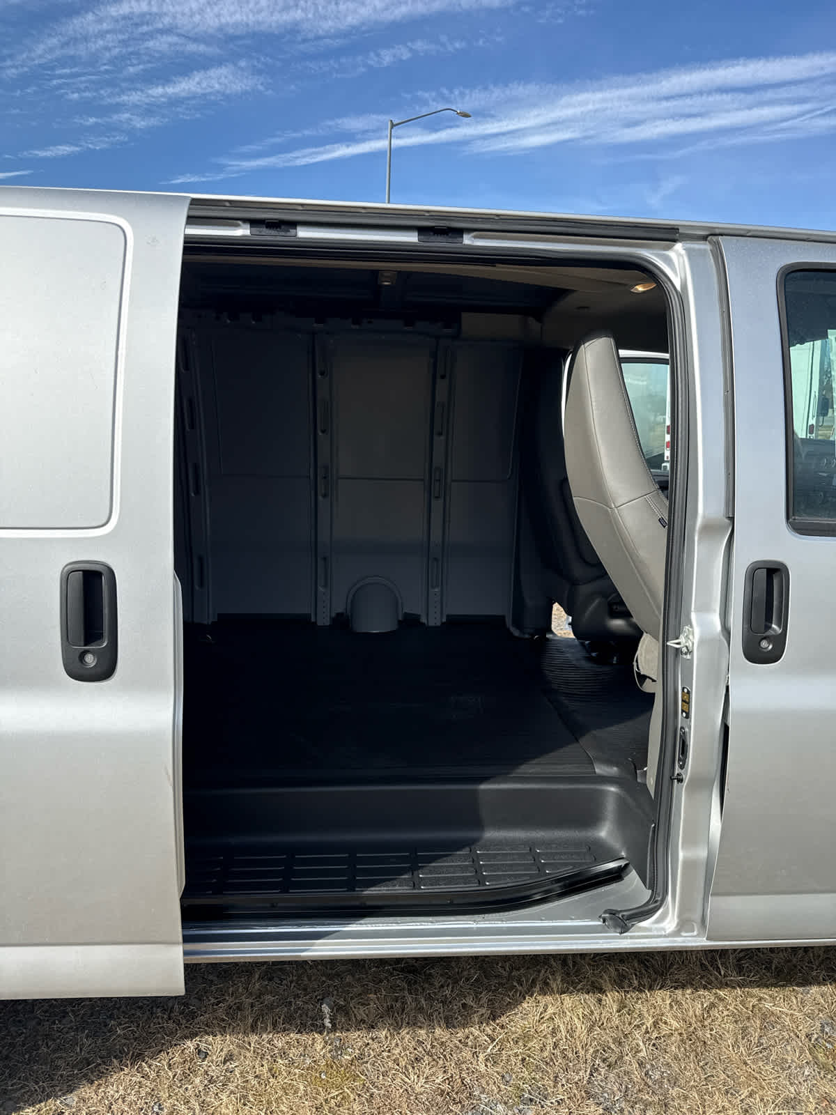 2025 GMC Savana Cargo Work Van - Photo 12