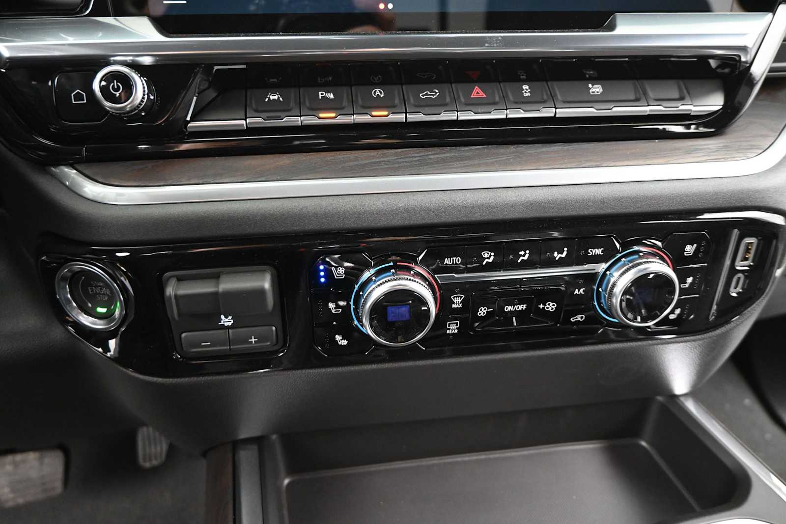 2026 GMC Sierra 1500 SLT - Photo 22