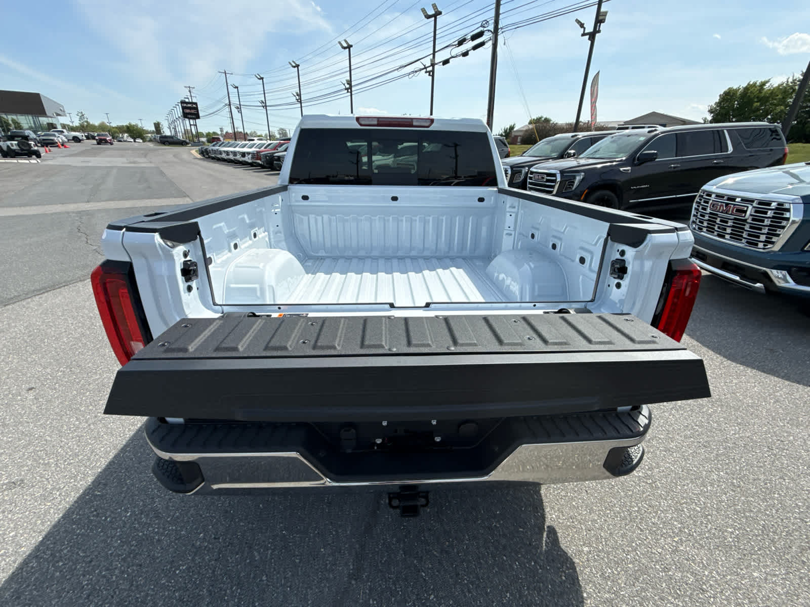 2026 GMC Sierra 1500 SLT - Photo 23