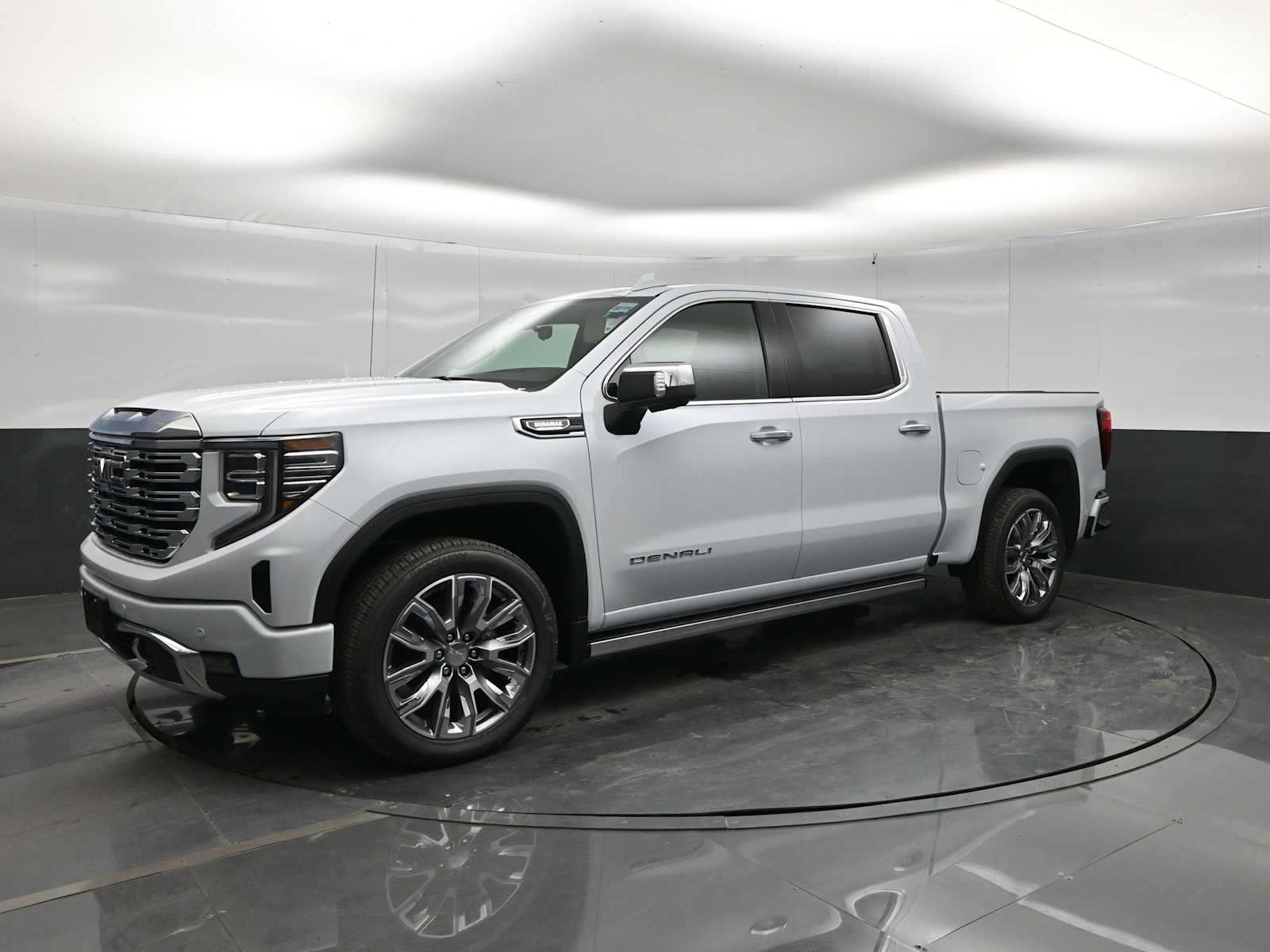 2026 GMC Sierra 1500 Denali - Photo 4