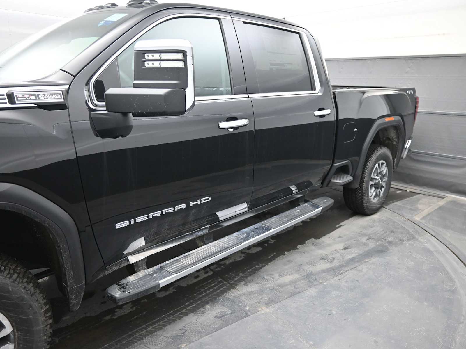 2026 GMC Sierra 2500HD SLT - Photo 2