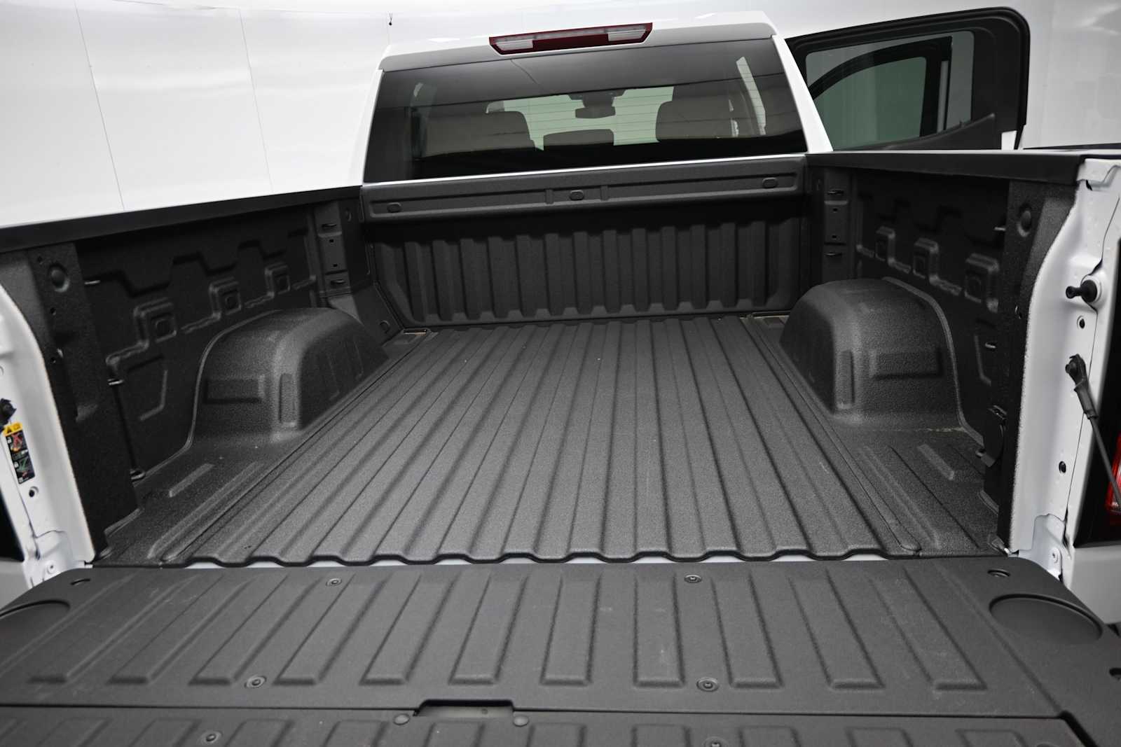 2026 GMC Sierra 1500 SLT - Photo 14