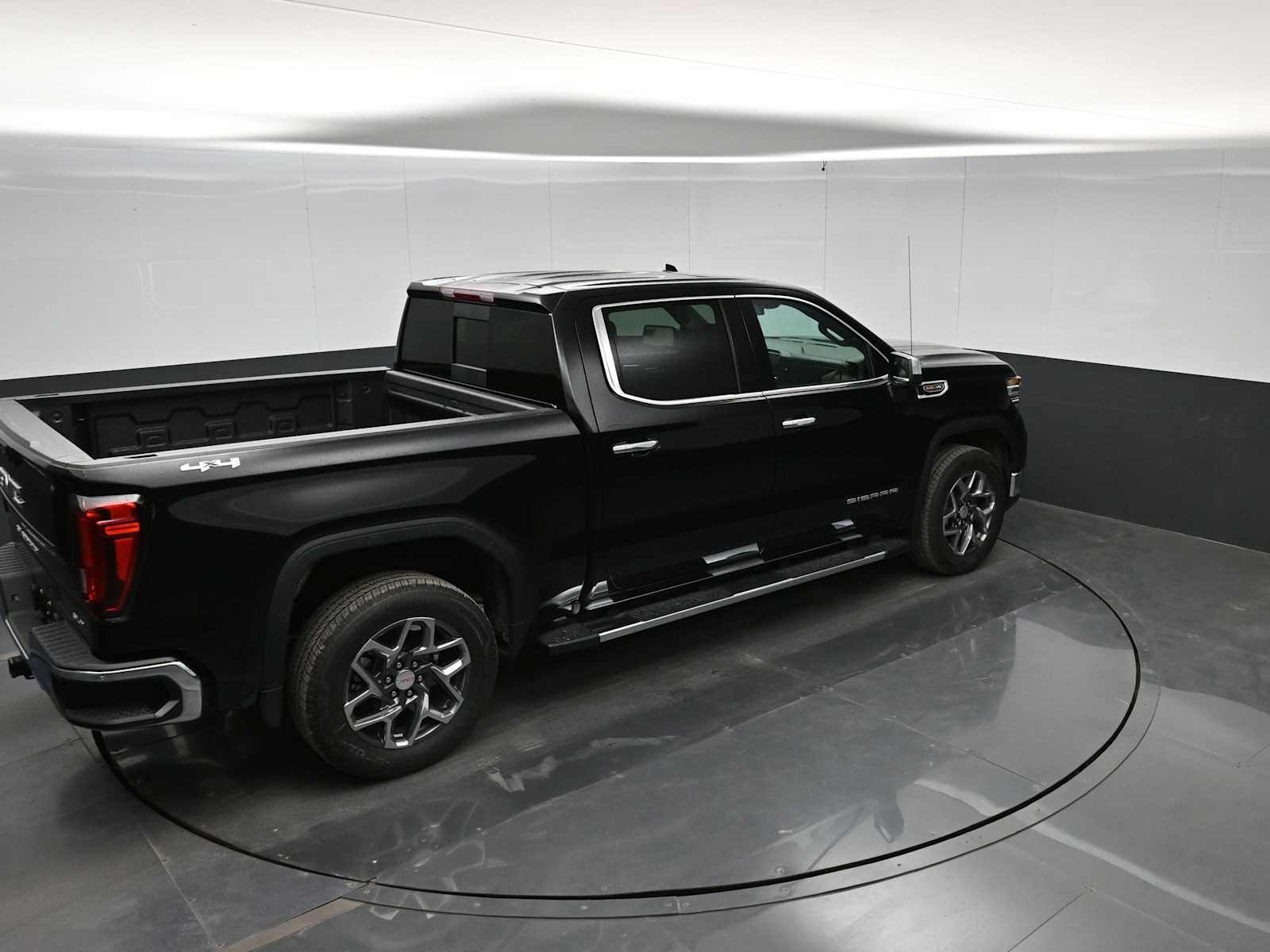 2026 GMC Sierra 1500 SLT - Photo 32