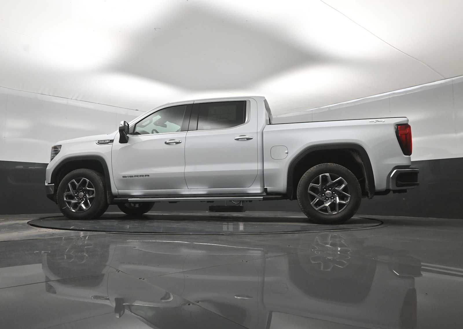 2026 GMC Sierra 1500 SLT - Photo 33