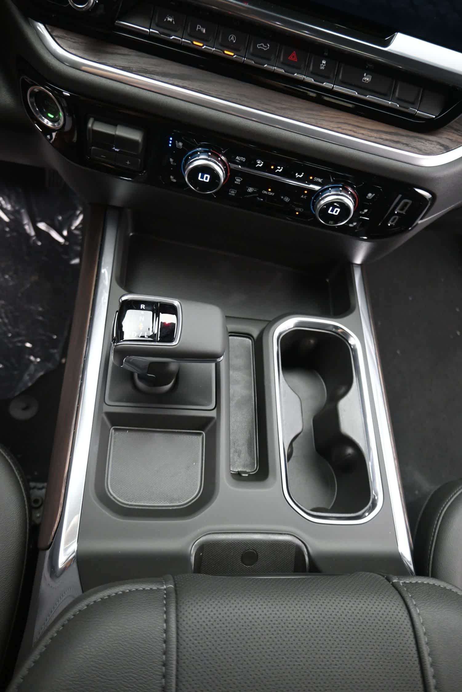 2026 GMC Sierra 1500 SLT - Photo 21