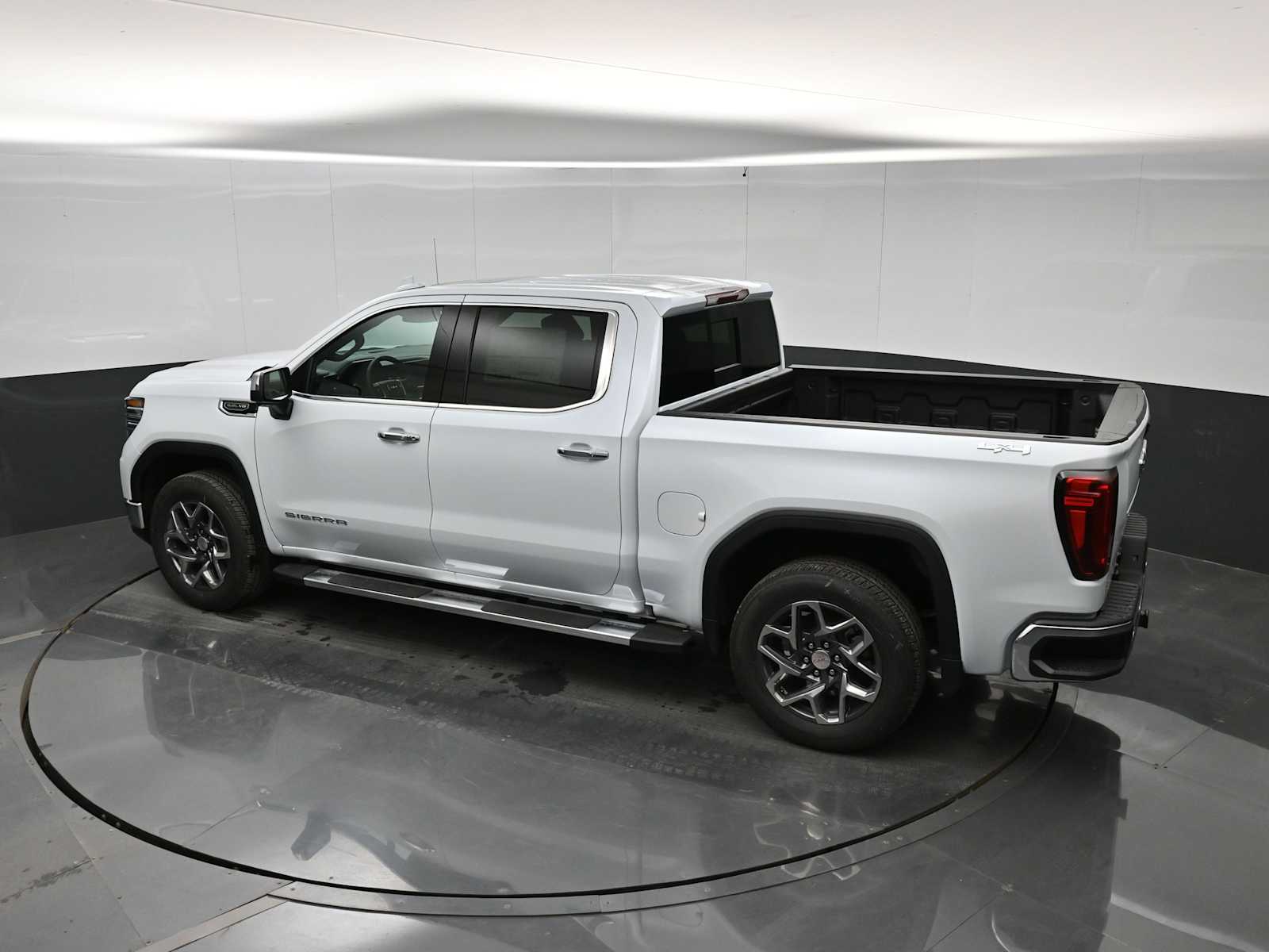 2026 GMC Sierra 1500 SLT - Photo 27