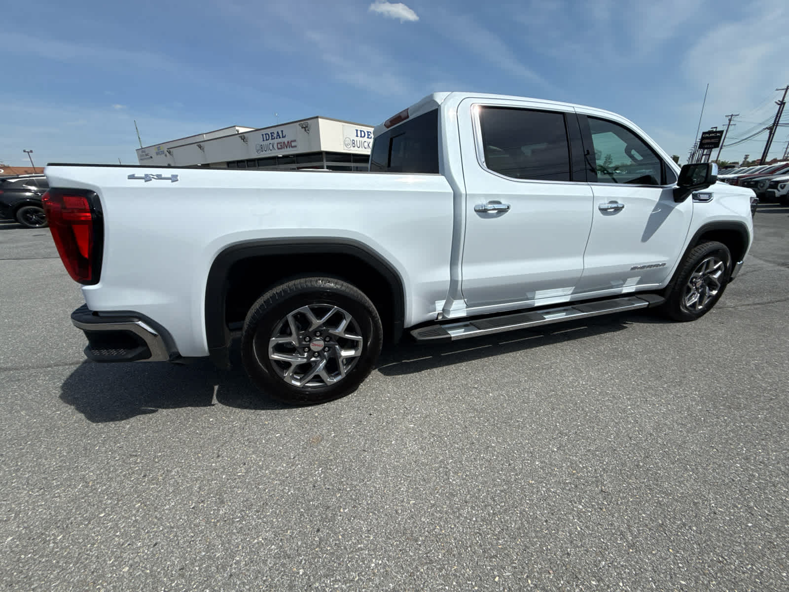 2026 GMC Sierra 1500 SLT - Photo 11