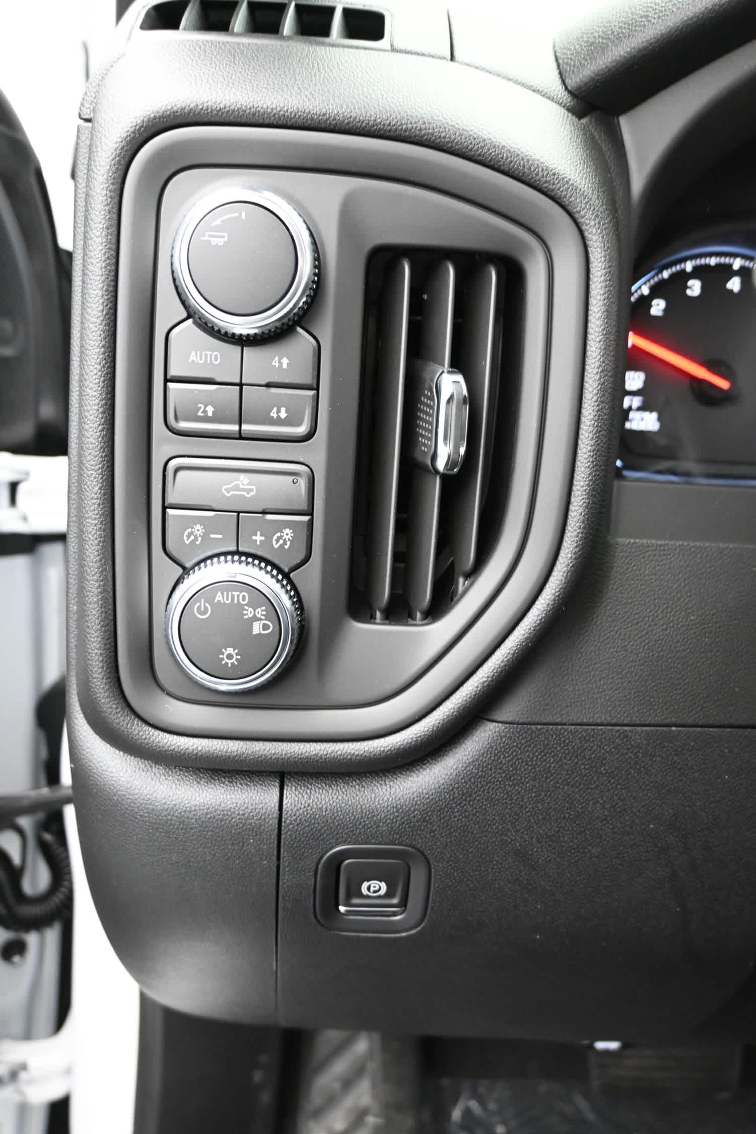 2026 GMC Sierra 1500 SLT - Photo 20