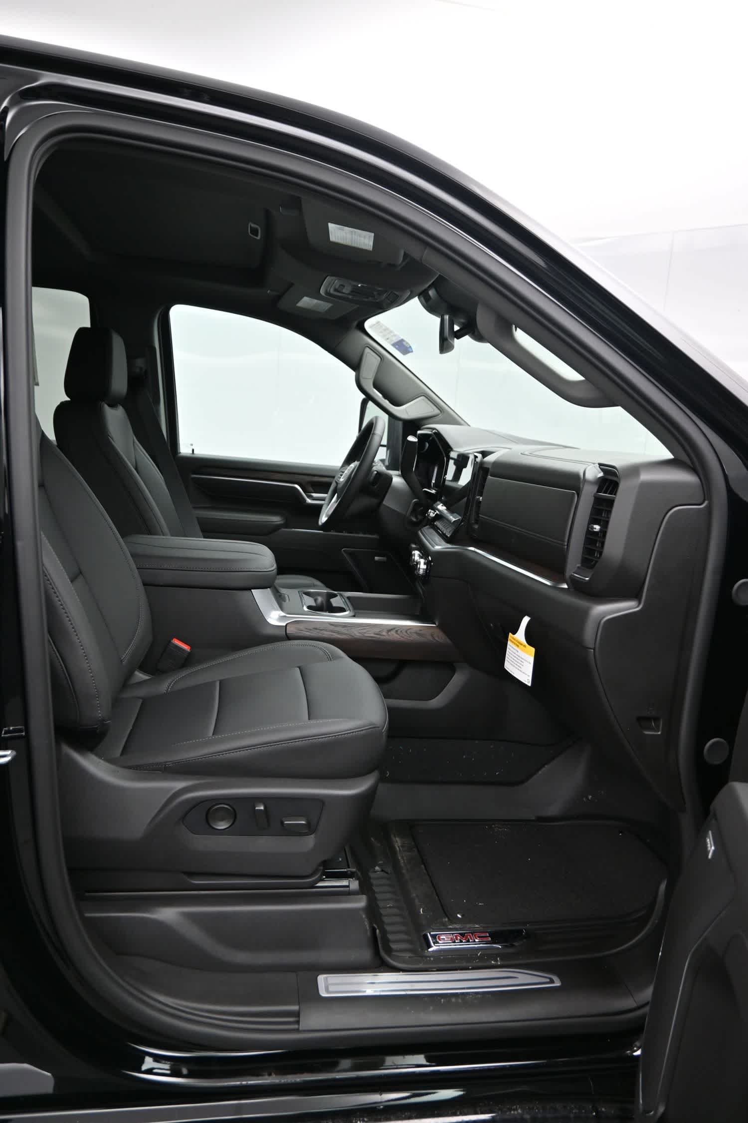 2026 GMC Sierra 2500HD SLT - Photo 11