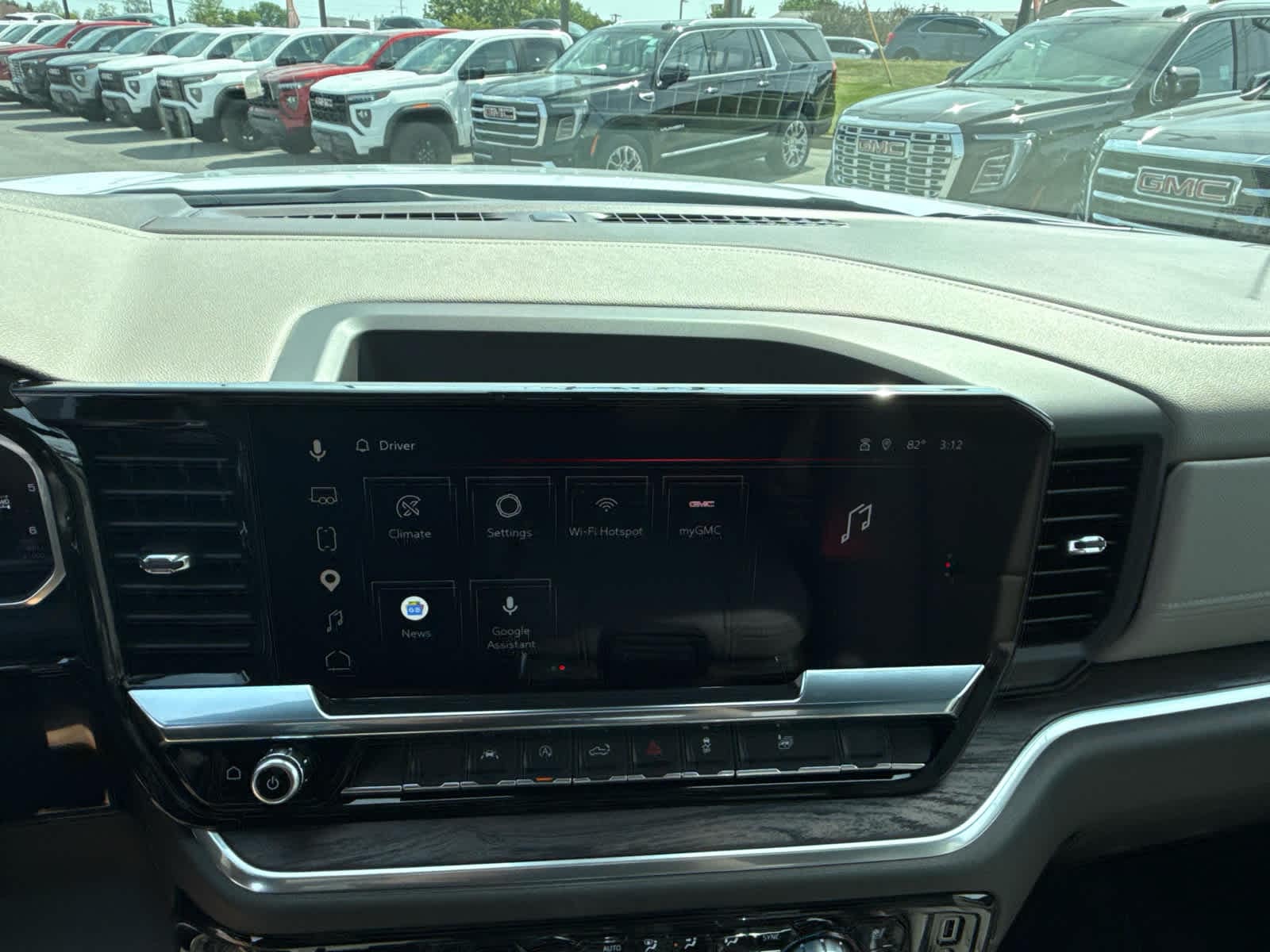 2026 GMC Sierra 1500 SLT - Photo 33