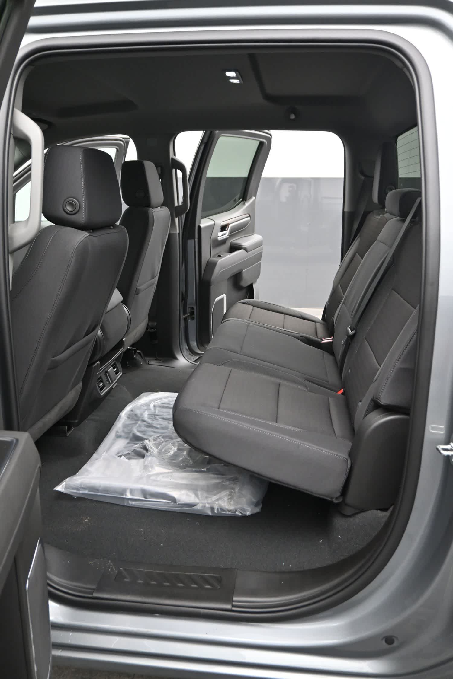 2026 GMC Sierra 1500 SLE - Photo 15