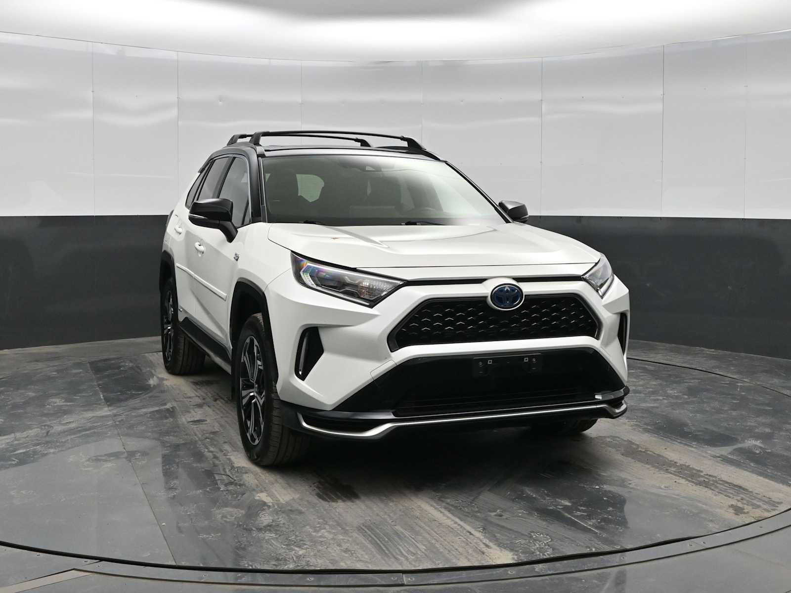 Used 2021 Toyota RAV4 XSE with VIN JTMEB3FV4MD013627 for sale in Kansas City