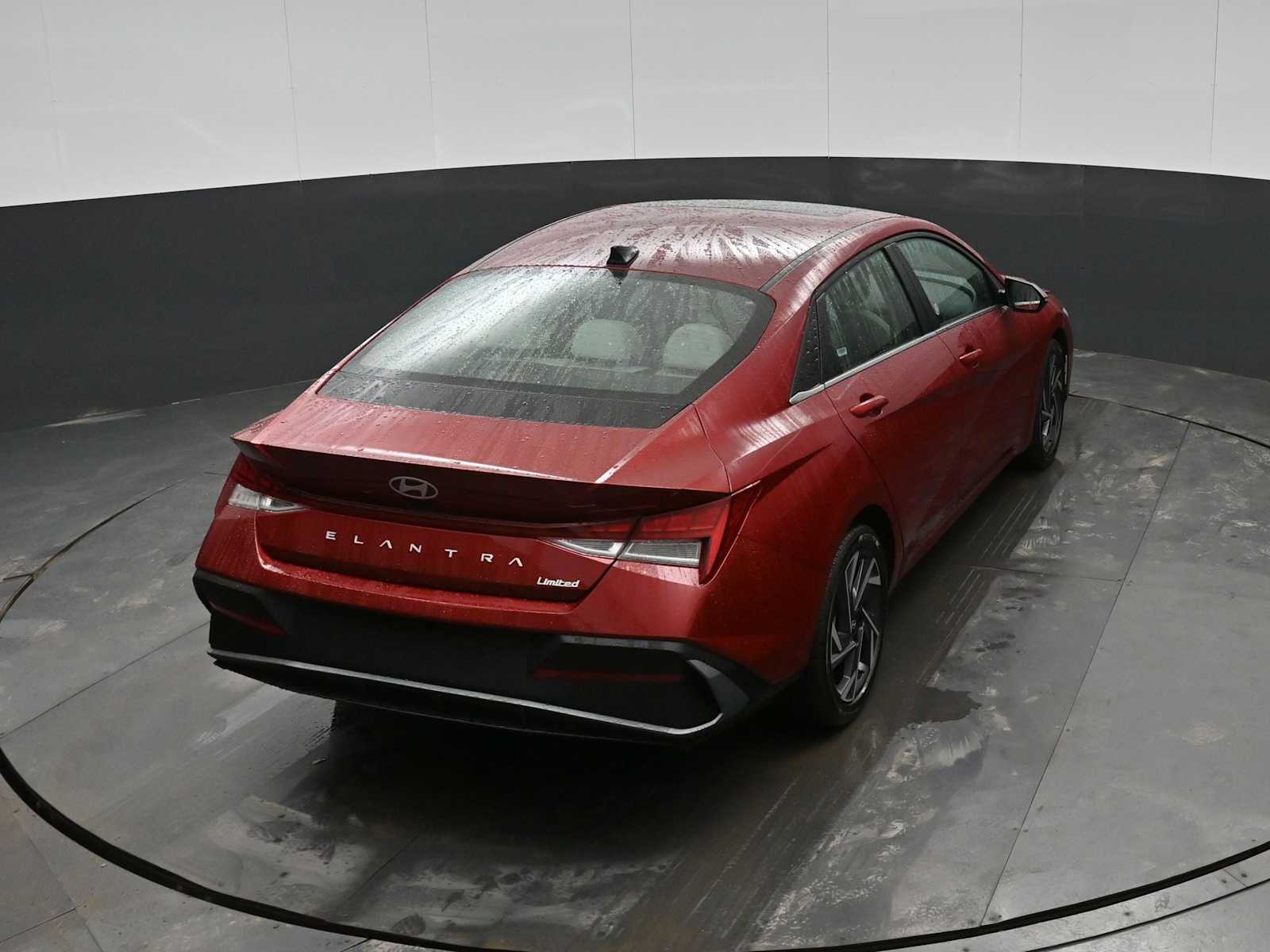 2025 Hyundai Elantra Limited - Photo 28