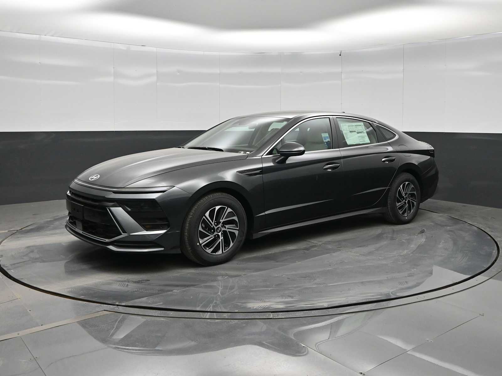 2026 Hyundai Sonata Blue's photo