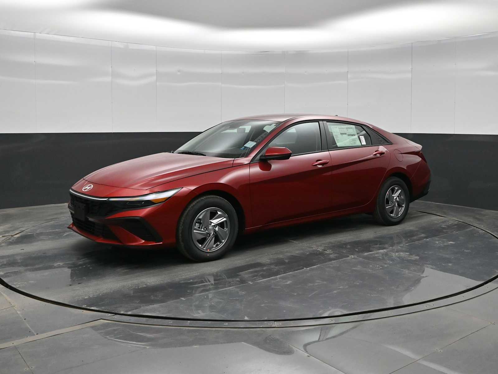 2026 Hyundai Elantra SE's photo