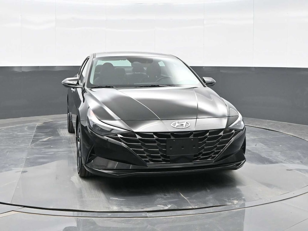 Used 2023 Hyundai Elantra Limited IVT