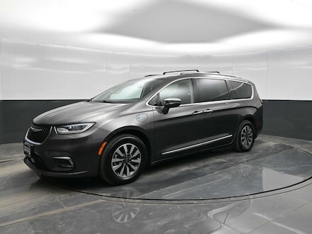 2021 Chrysler Pacifica Hybrid Limited FWD