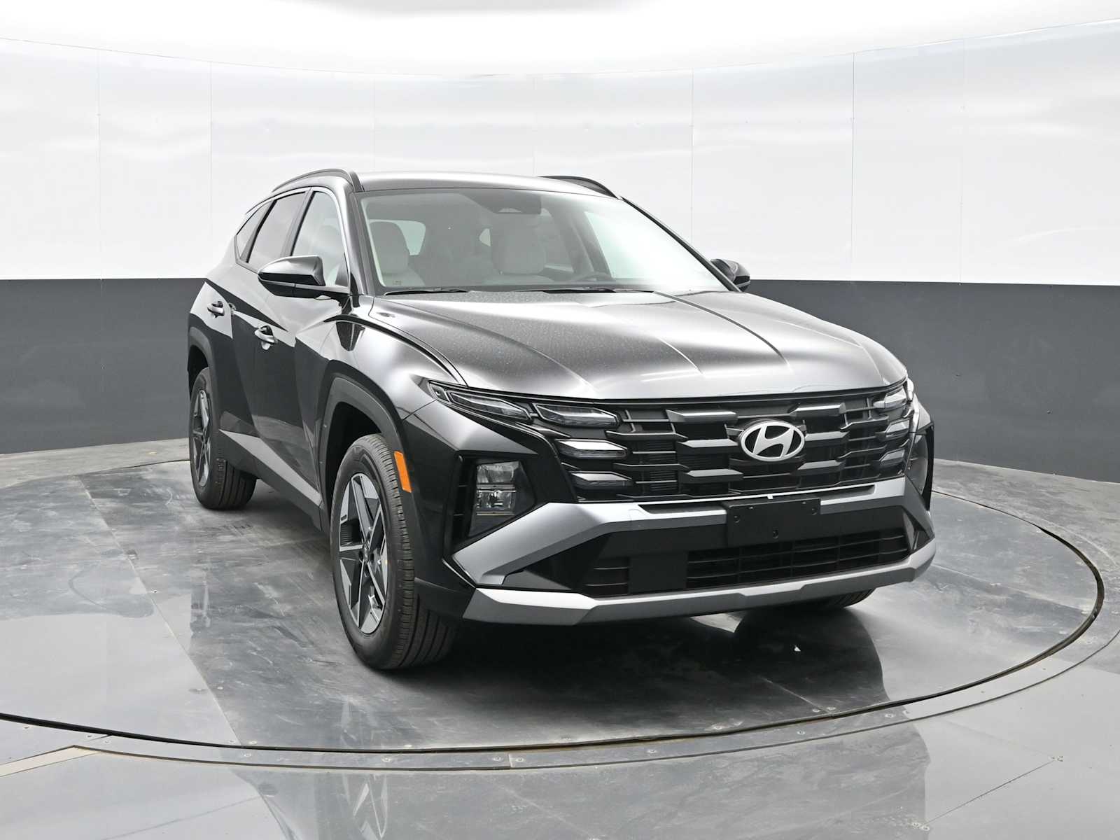 2026 Hyundai Tucson Hybrid SEL Convenience photo 2