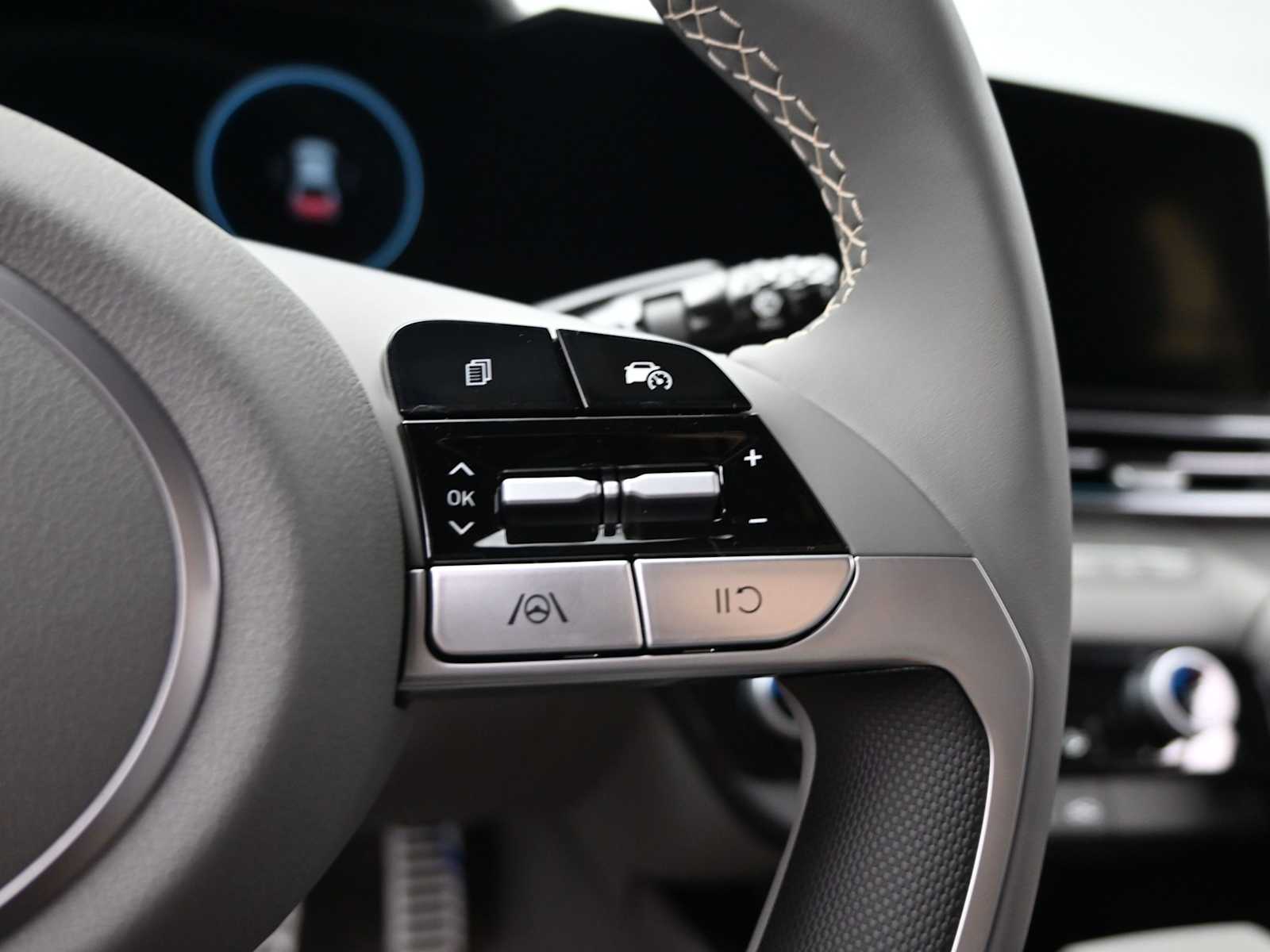 2025 Hyundai Elantra Blue - Photo 16
