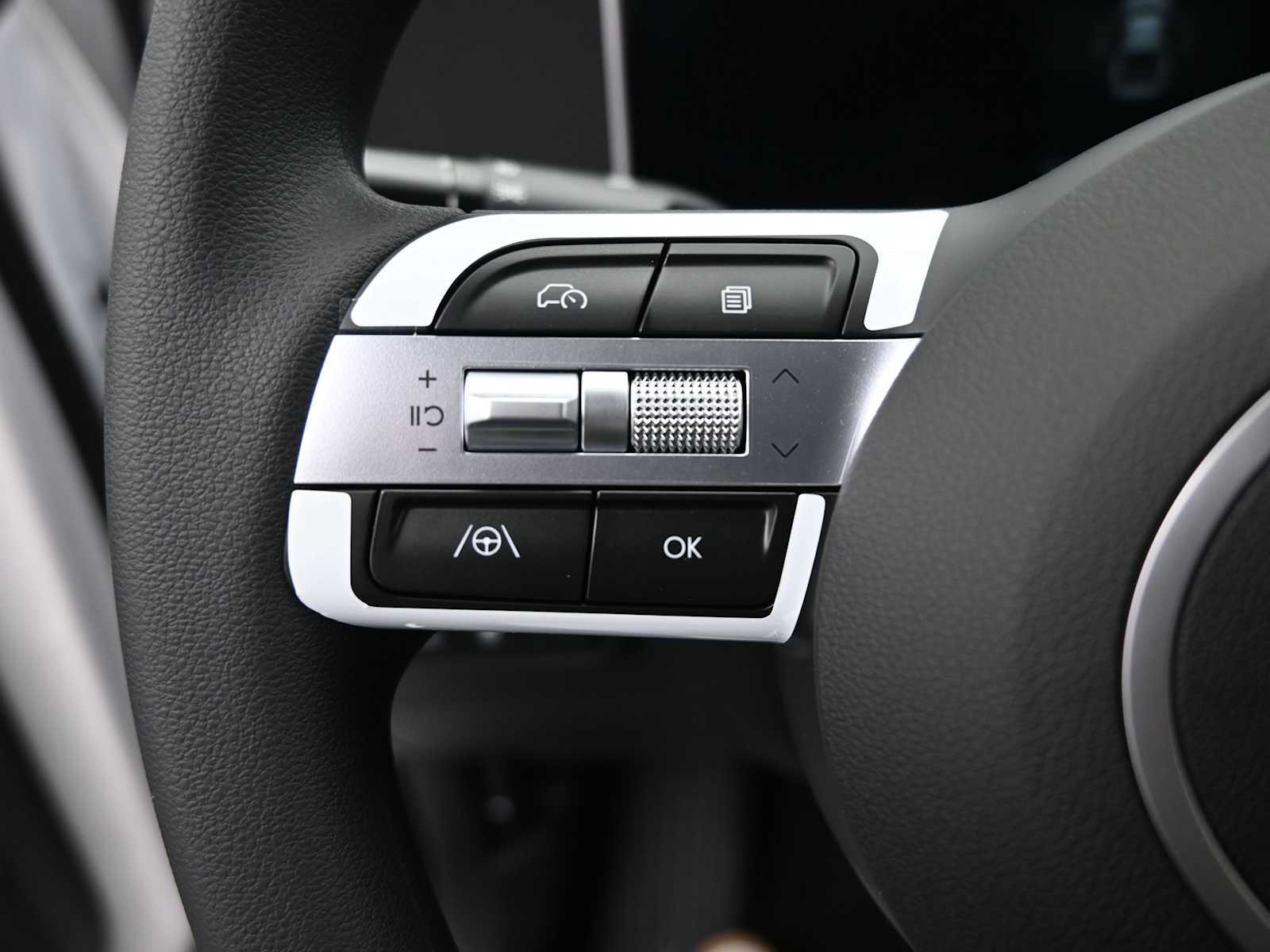 2025 Hyundai Santa Cruz SEL - Photo 16