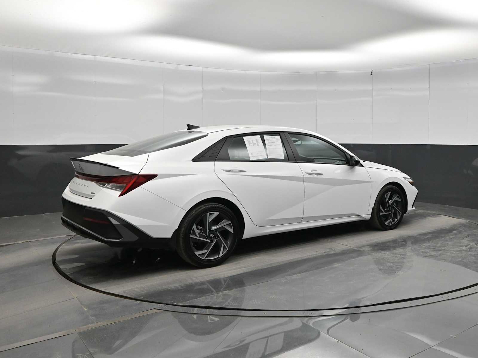 2025 Hyundai Elantra Blue - Photo 7