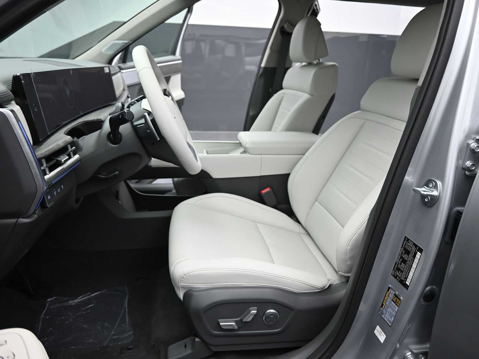 2026 Hyundai Santa Fe Limited - Photo 15