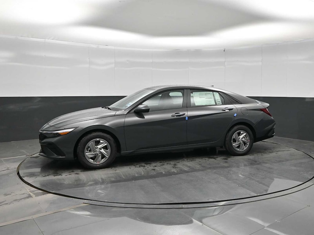New 2026 Hyundai Elantra SE Sedan