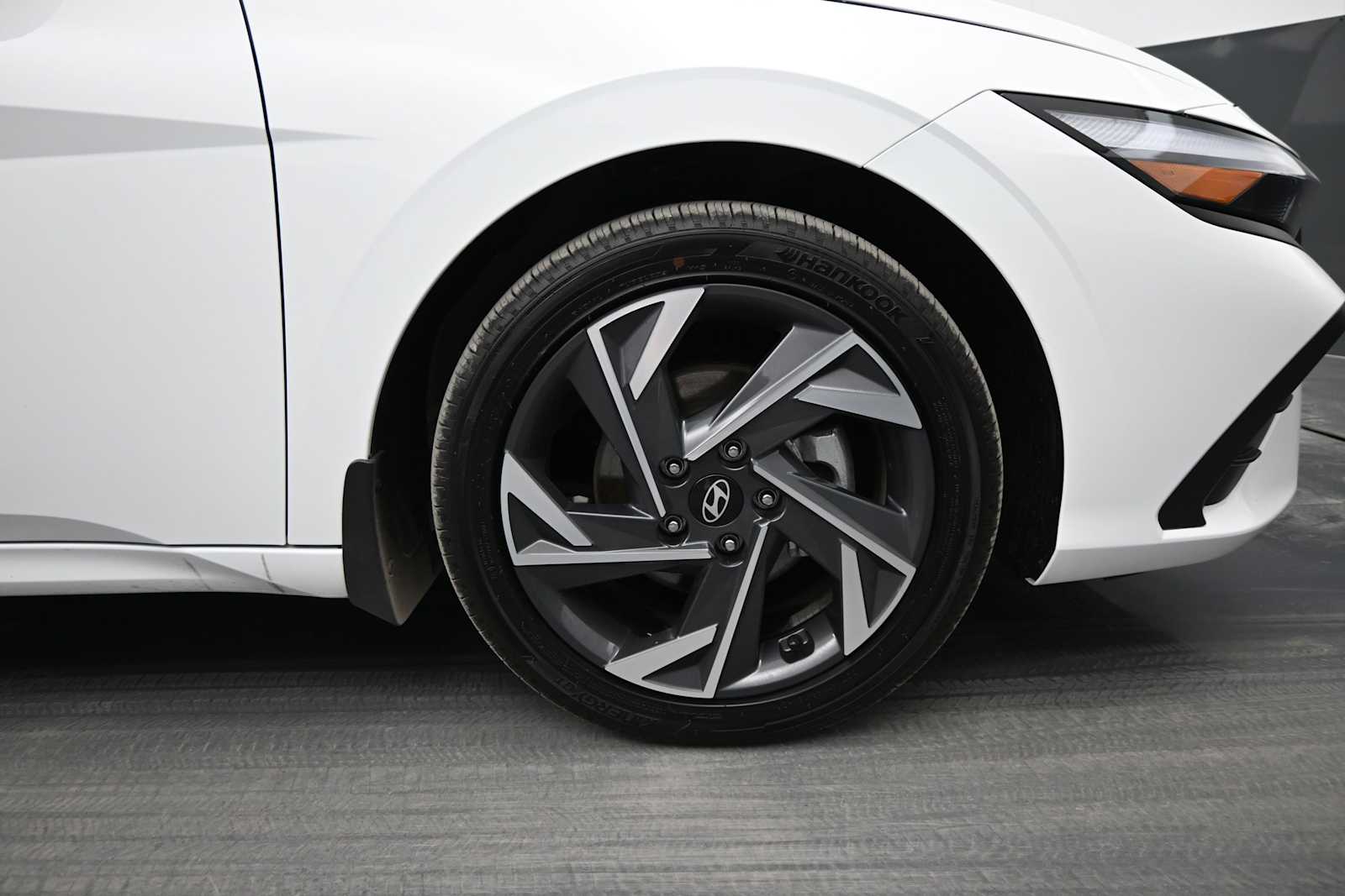 2025 Hyundai Elantra Blue - Photo 10