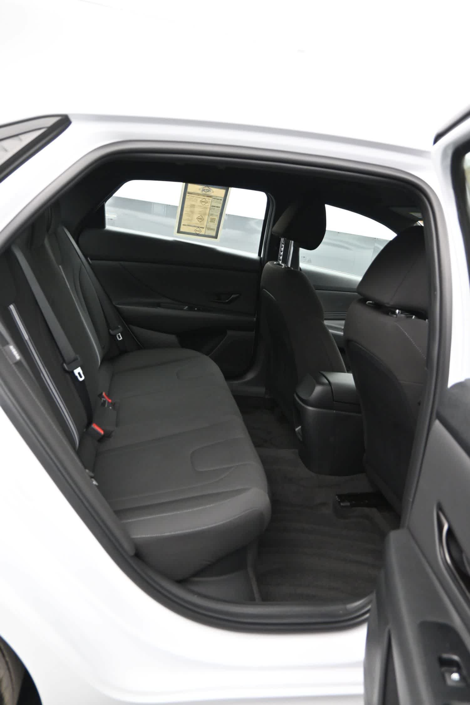 2025 Hyundai Elantra Blue - Photo 12