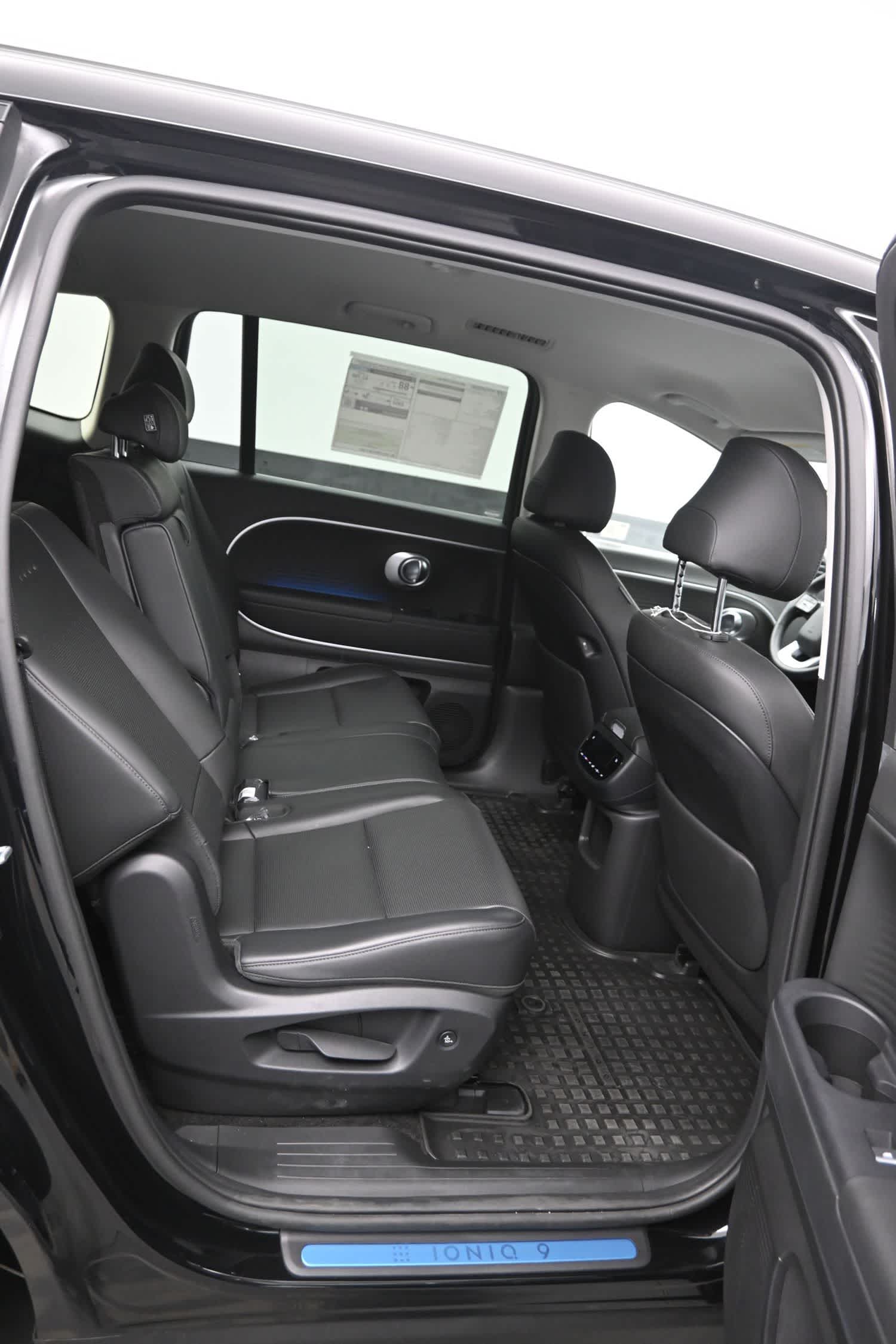 2026 Hyundai IONIQ 9 SEL - Photo 12
