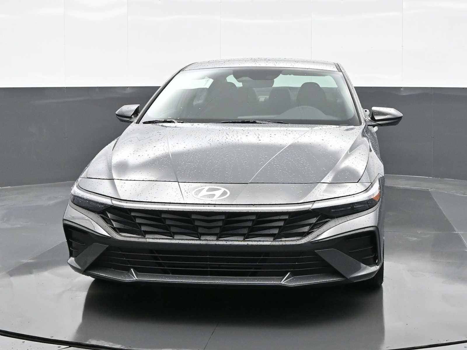2025 Hyundai Elantra SEL Sport photo 3
