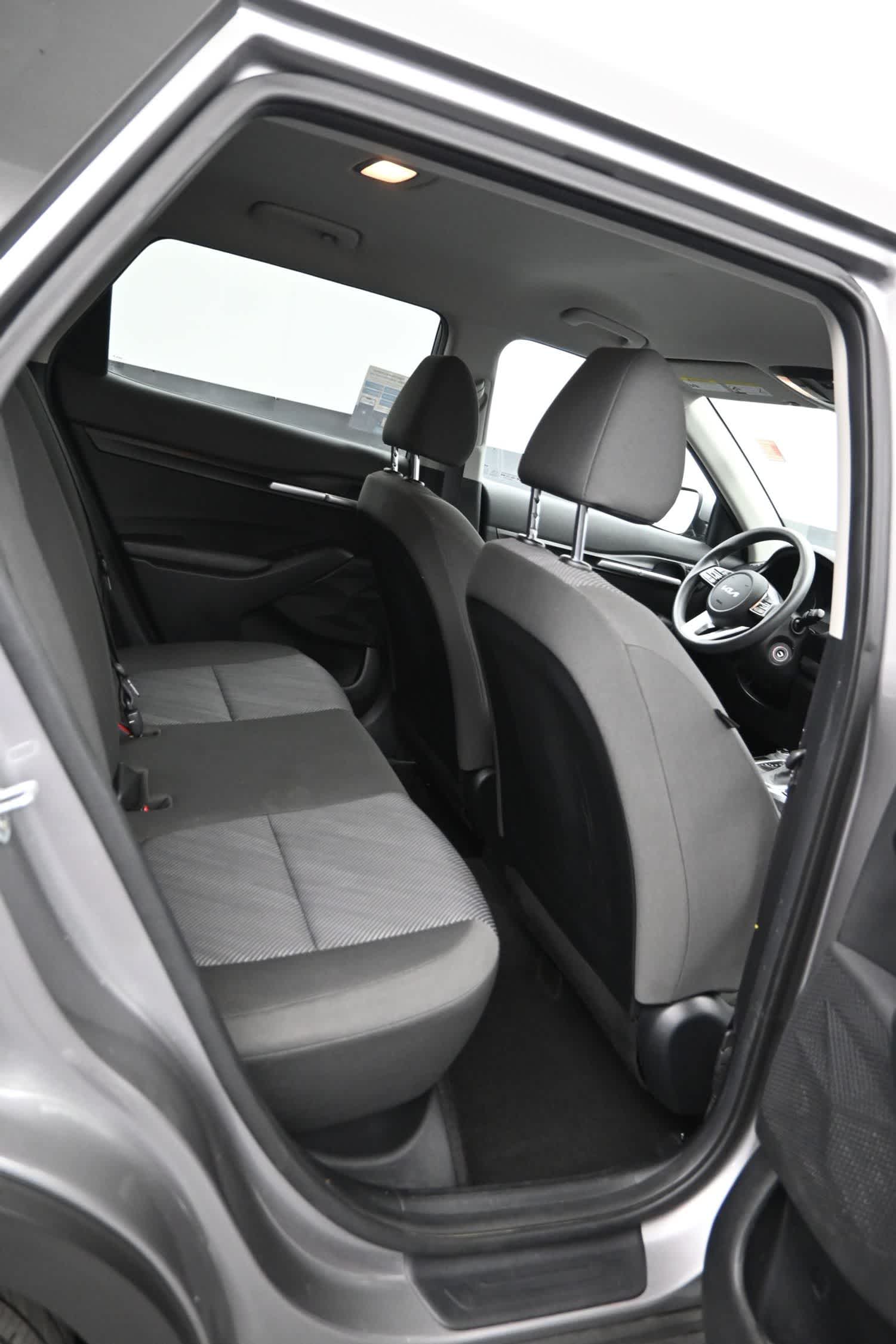 2022 Kia Seltos LX - Photo 12