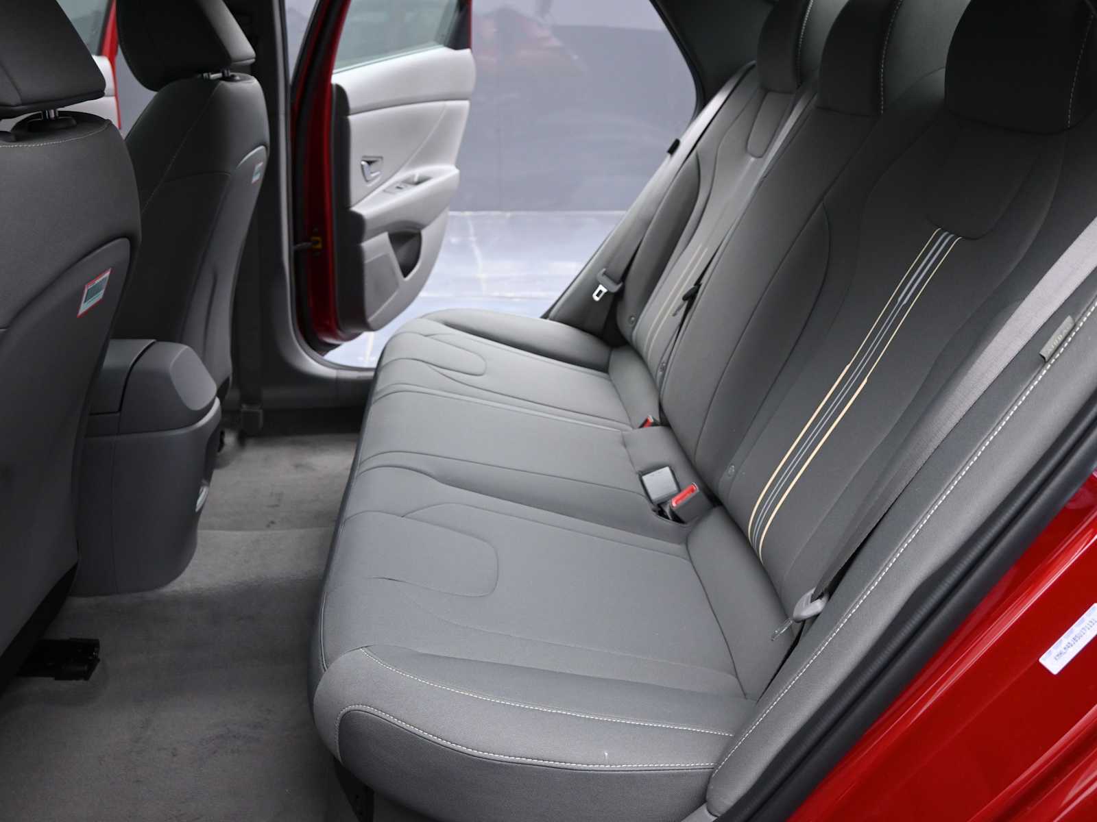 2025 Hyundai Elantra Blue - Photo 14