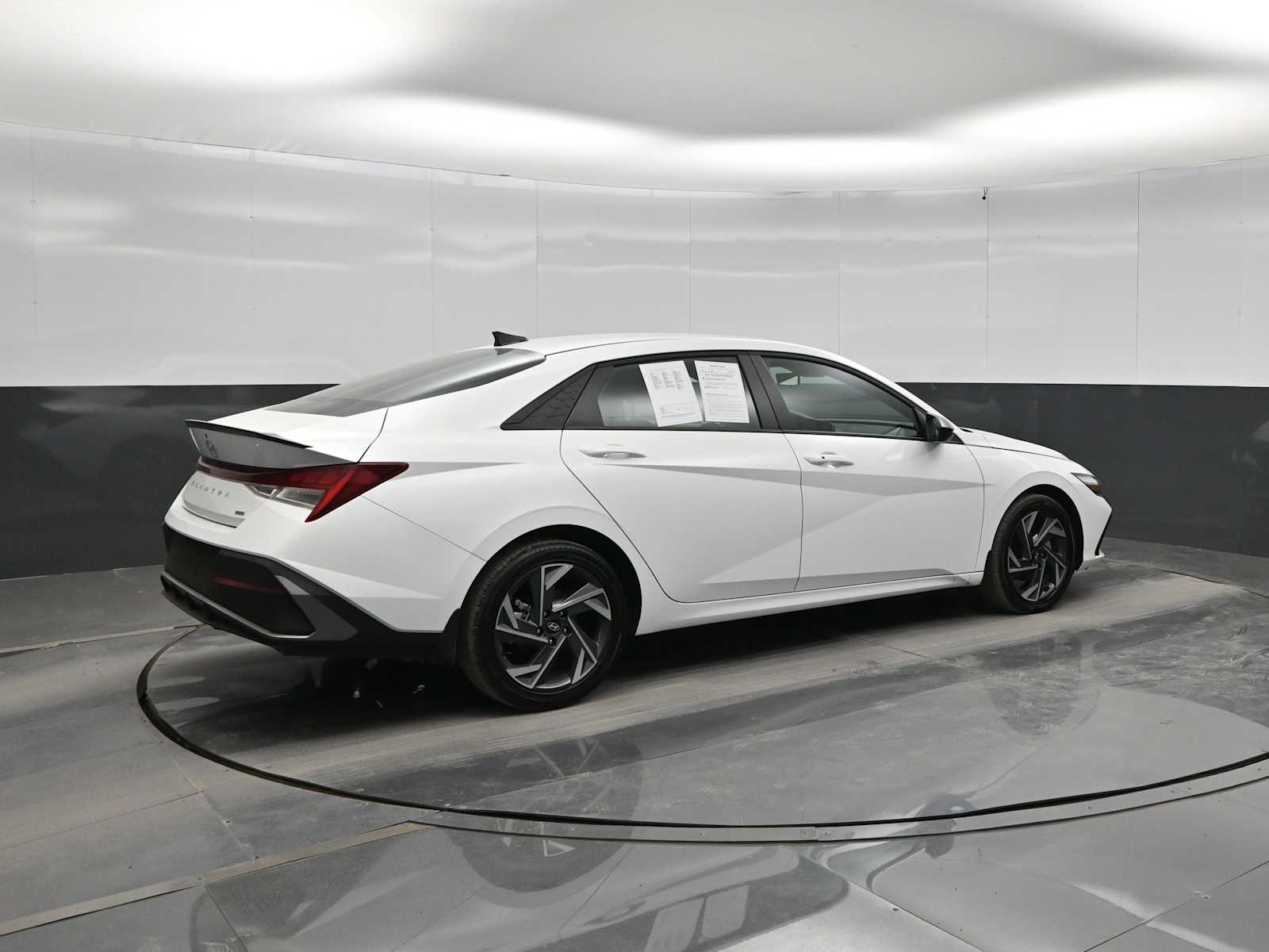 2025 Hyundai Elantra Blue - Photo 8