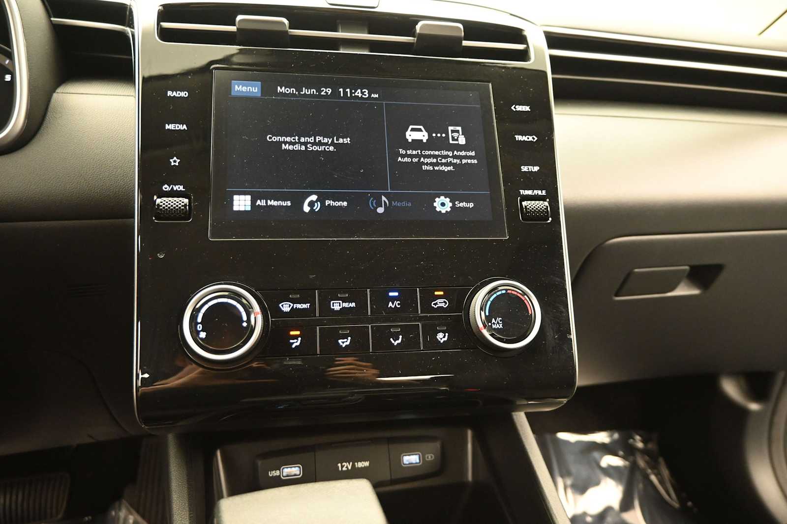 2024 Hyundai Tucson SE - Photo 18