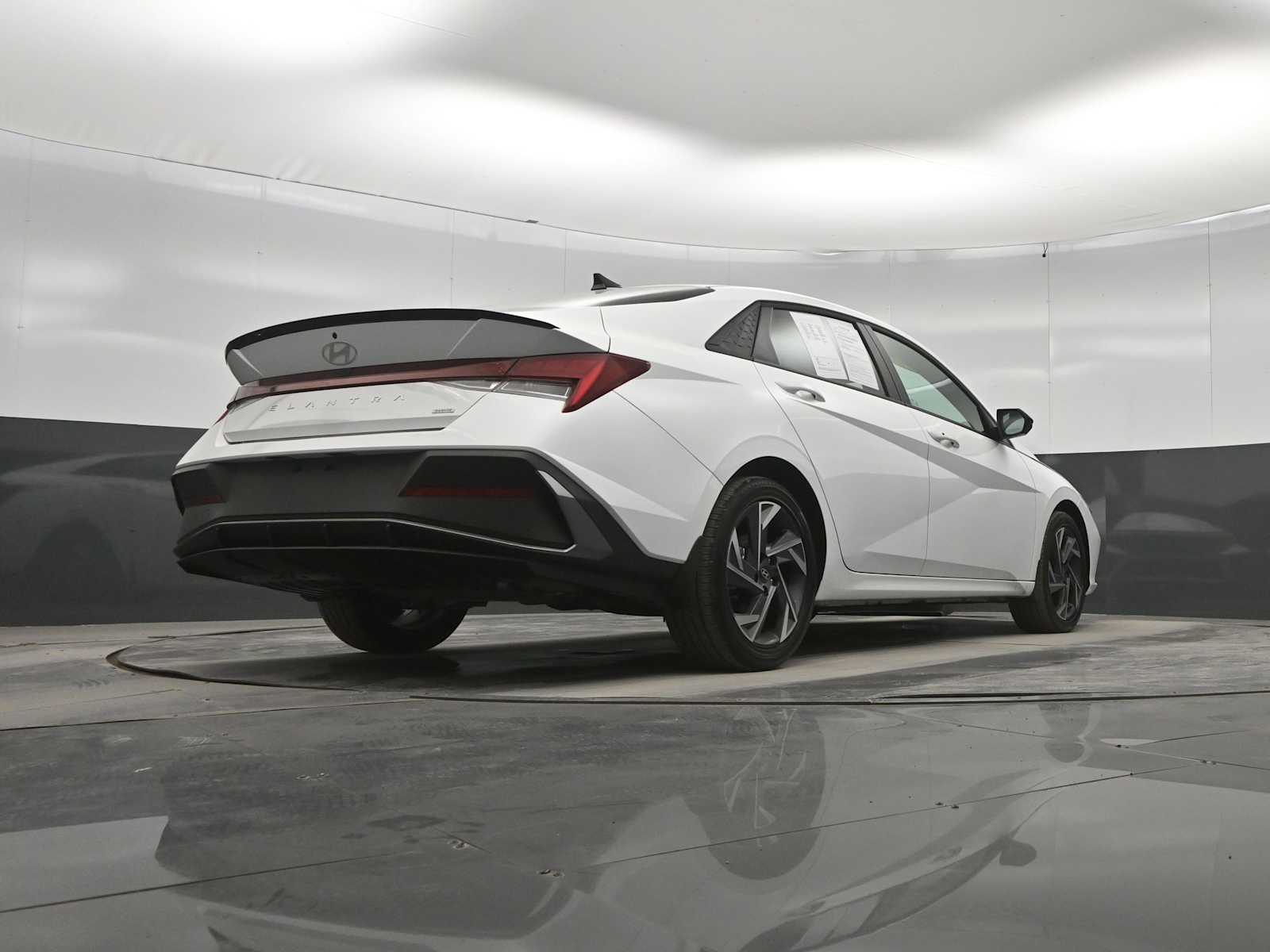 2025 Hyundai Elantra Blue - Photo 36