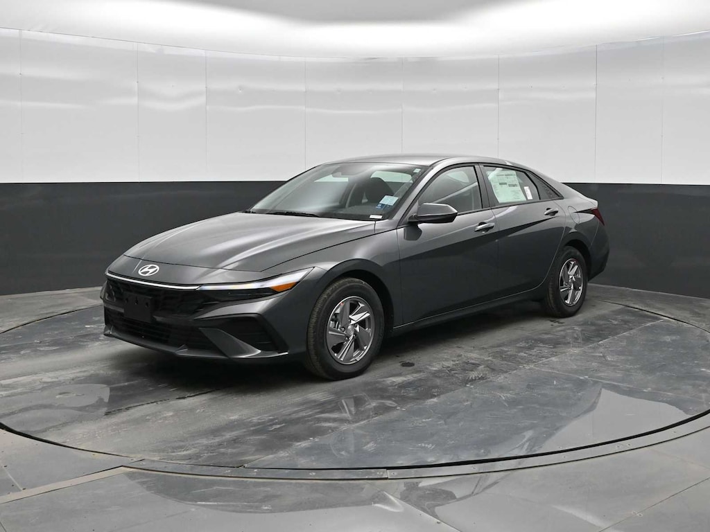 New 2026 Hyundai Elantra SE IVT