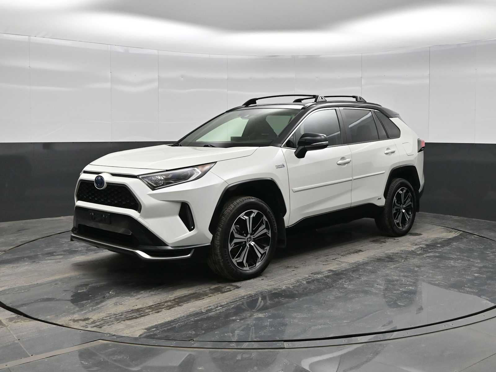 2021 Toyota RAV4 XSE's photo