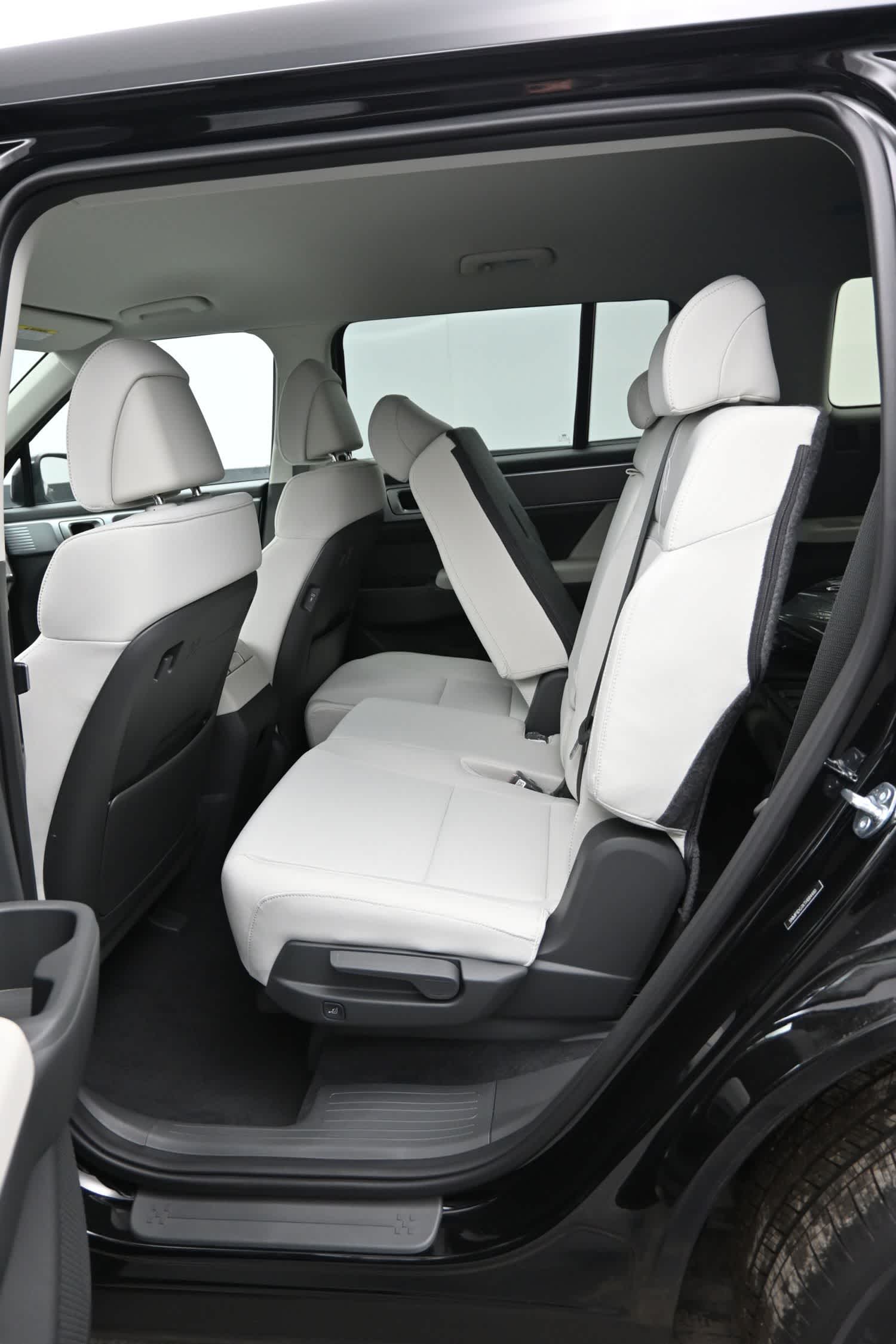 2026 Hyundai Santa Fe SE - Photo 12