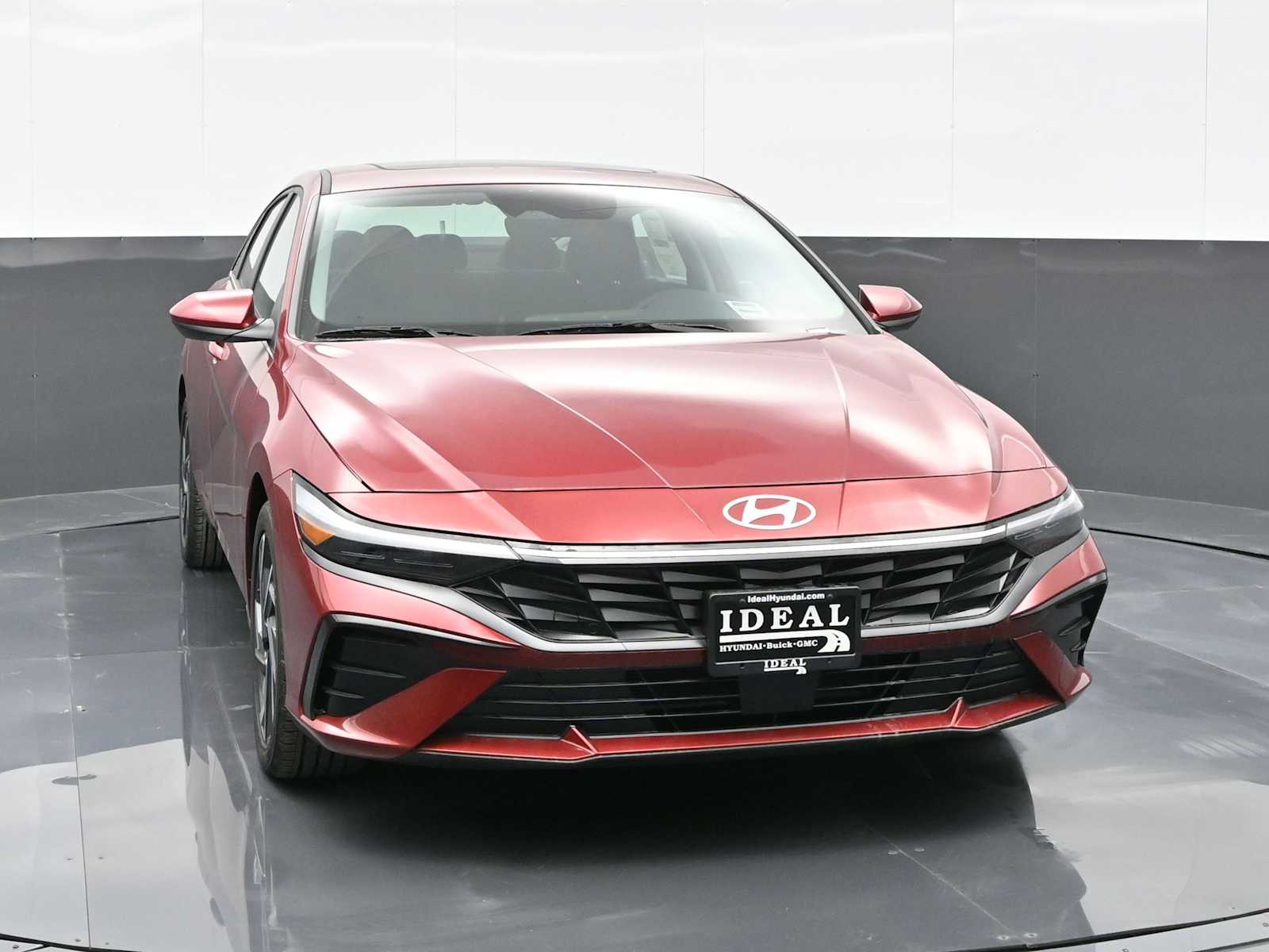 2024 Hyundai Elantra SEL photo 2