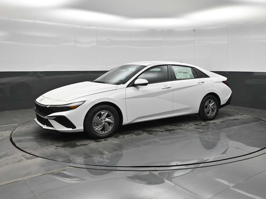 New 2026 Hyundai Elantra SE Sedan