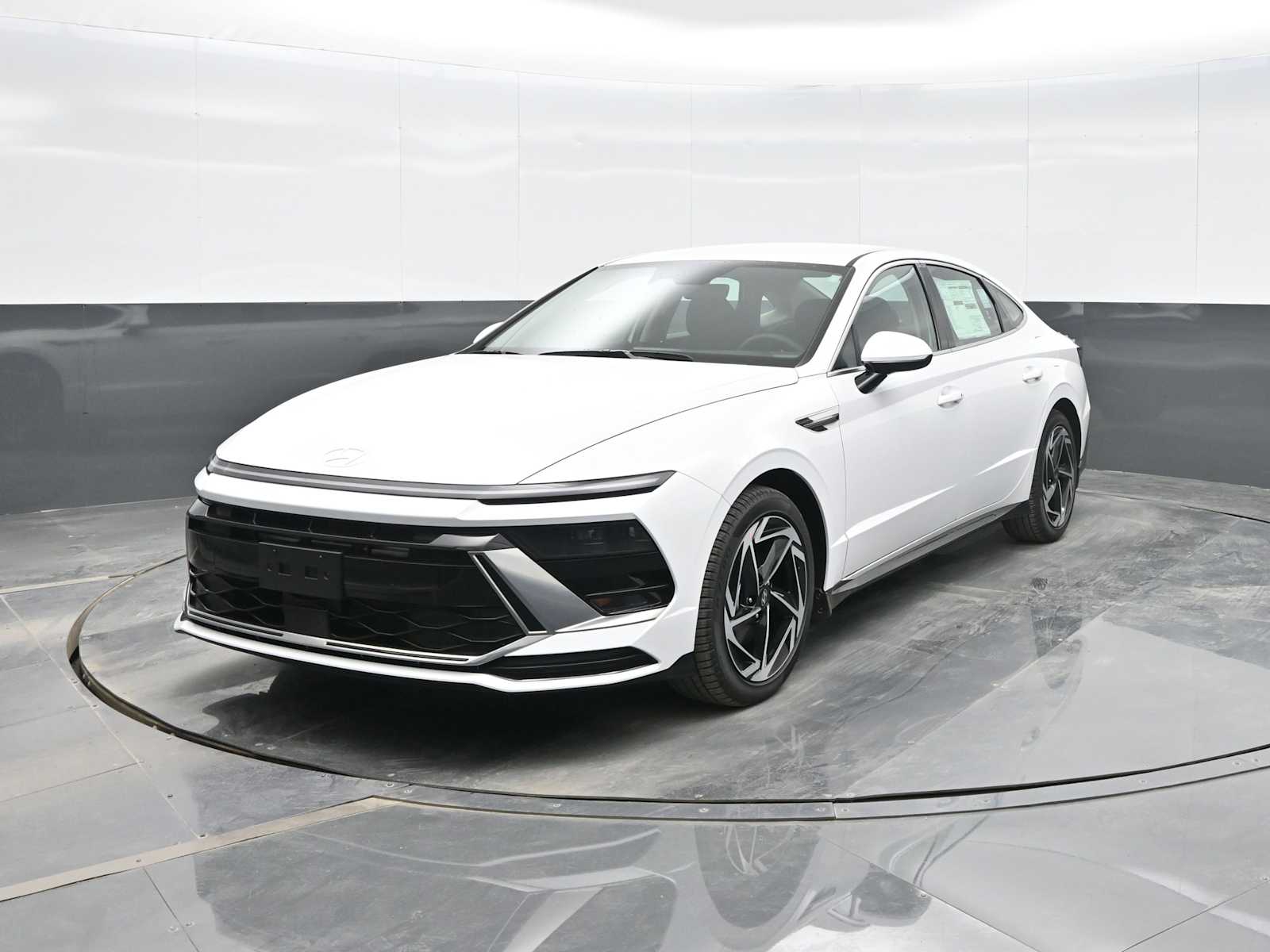 2026 Hyundai Sonata SEL's photo