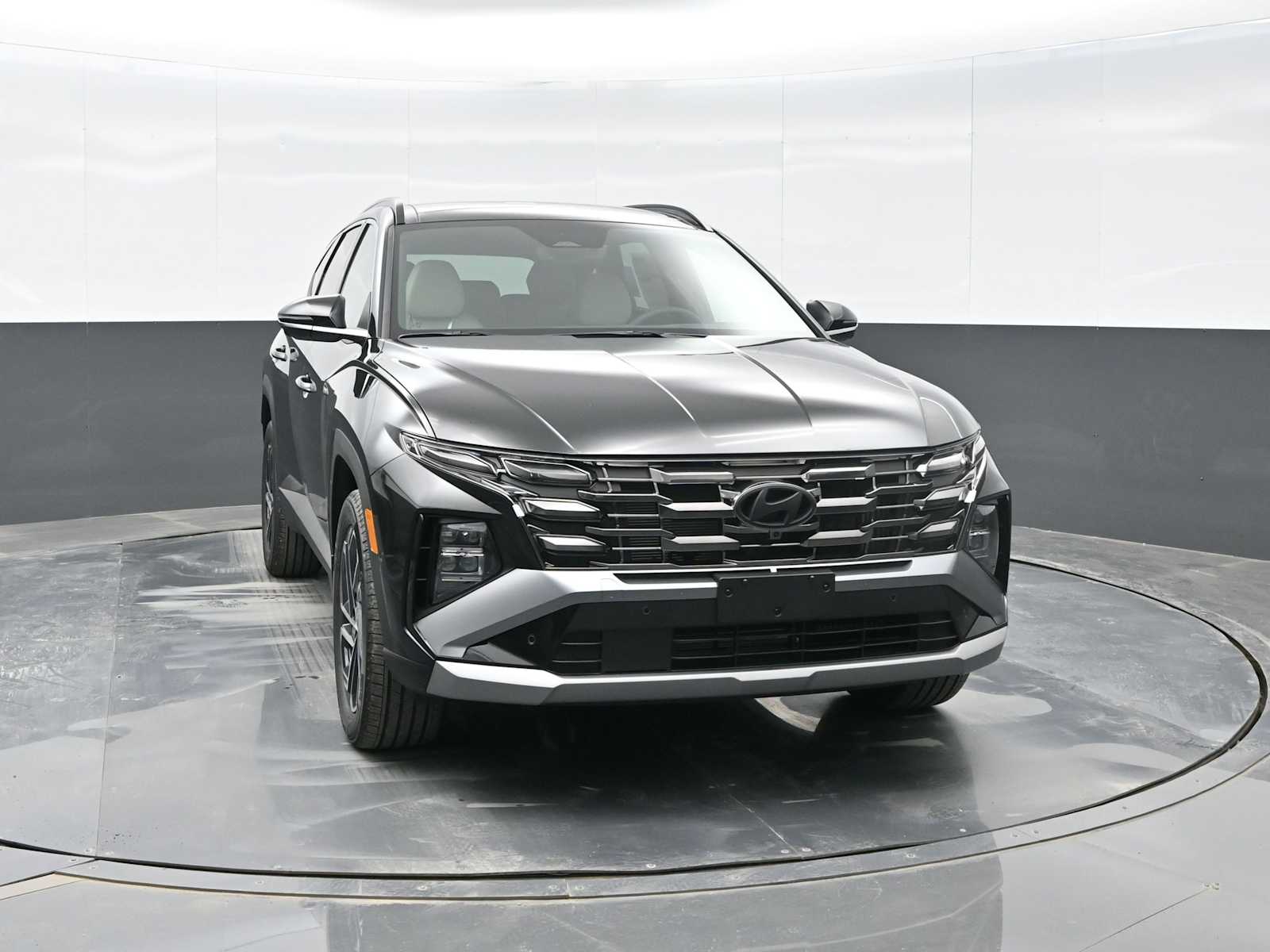 2026 Hyundai Tucson Hybrid Limited photo 2