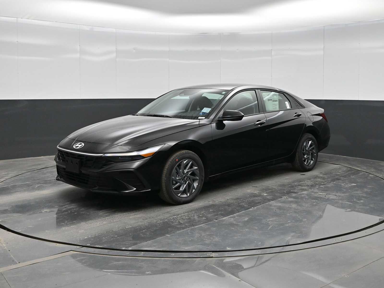 2026 Hyundai Elantra Blue's photo