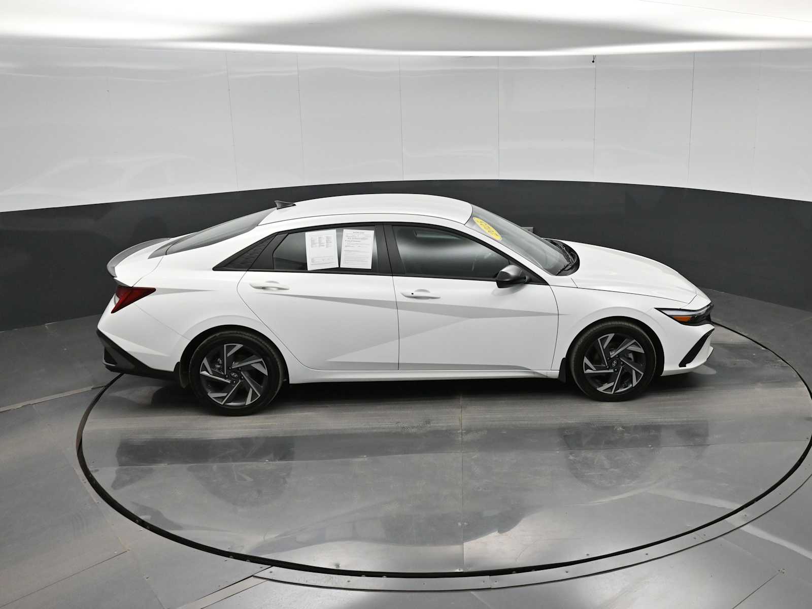 2025 Hyundai Elantra Blue - Photo 31