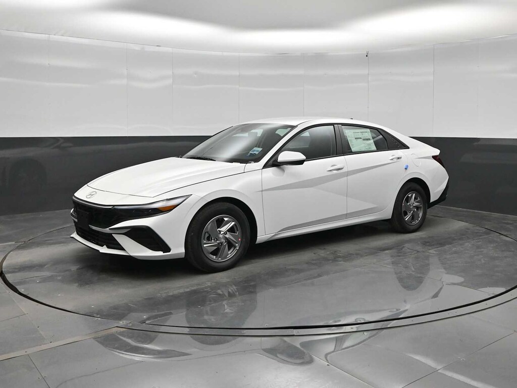 New 2026 Hyundai Elantra SE Sedan