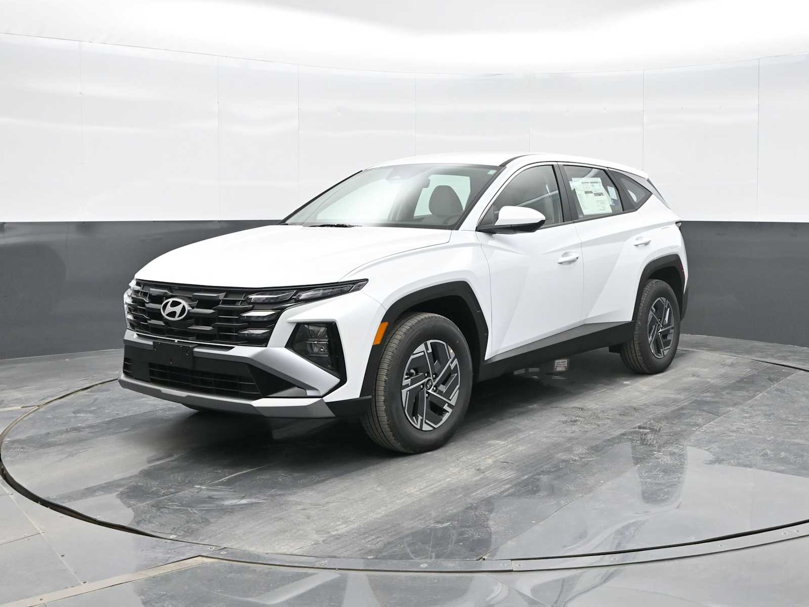 2026 Hyundai Tucson Blue SE's photo