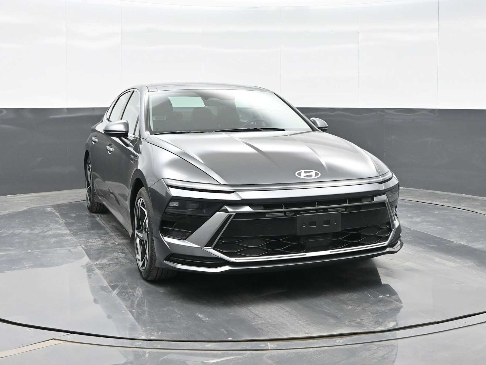 2025 Hyundai Sonata SEL Convenience photo 2